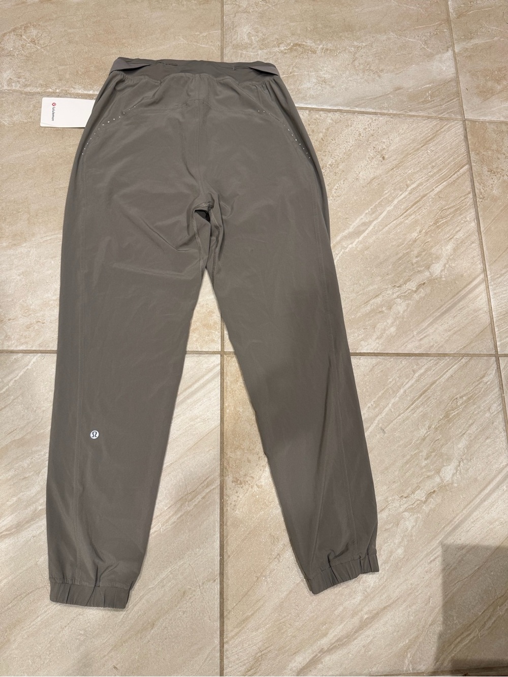 lululemon athletica Adapted States HR jogger Airflow in Carbon Dust color size 4